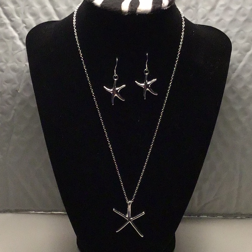 ✨Silver Starfish Necklace & Earring Set✨